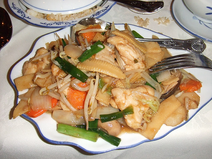 an image of Stir-fry chicken with mixed vegetables