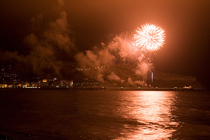 an image of Llandudno Fireworks 2008 - three